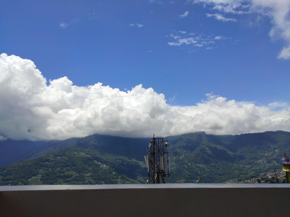 Summit Ttakshang Residency Hotel & Spa Mg Marg ガントク エクステリア 写真